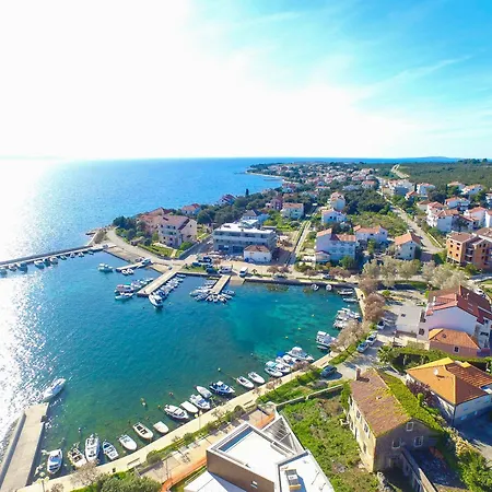 Ivka A2 Apartamento Petrcane